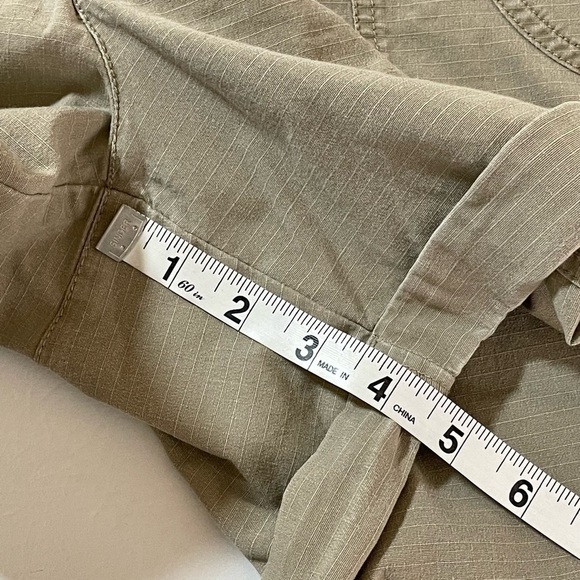 Nike ACG Ripstop Hiking Shorts Tan Mid Rise Cuffed Stretch Casual Size 14 - Picture 7 of 12